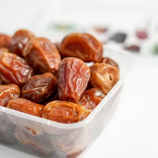 خرما زاهدی شیراز با اصالت فارس و طعم شیرین سنتی